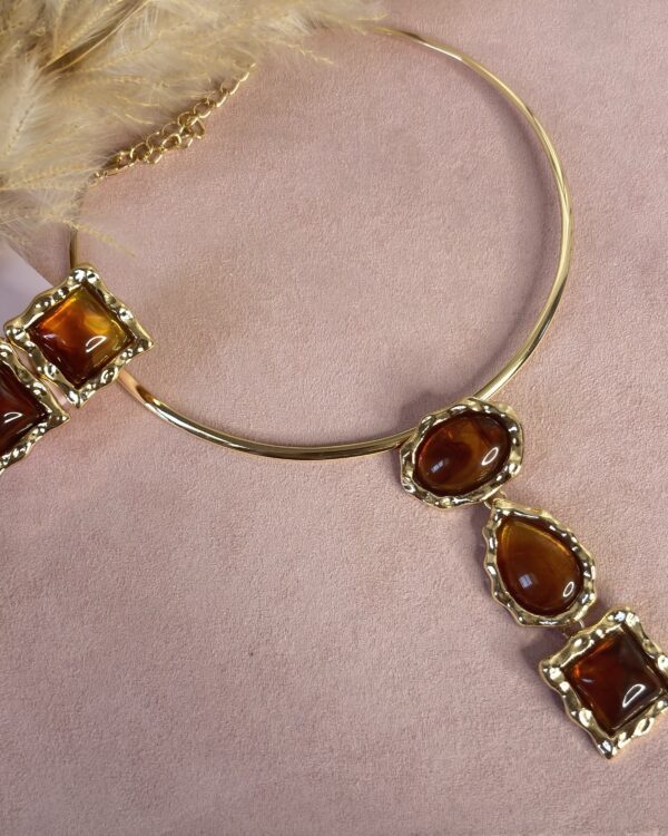 Conjunto Colar + Brinco Aro Resinado Dourado Marrom