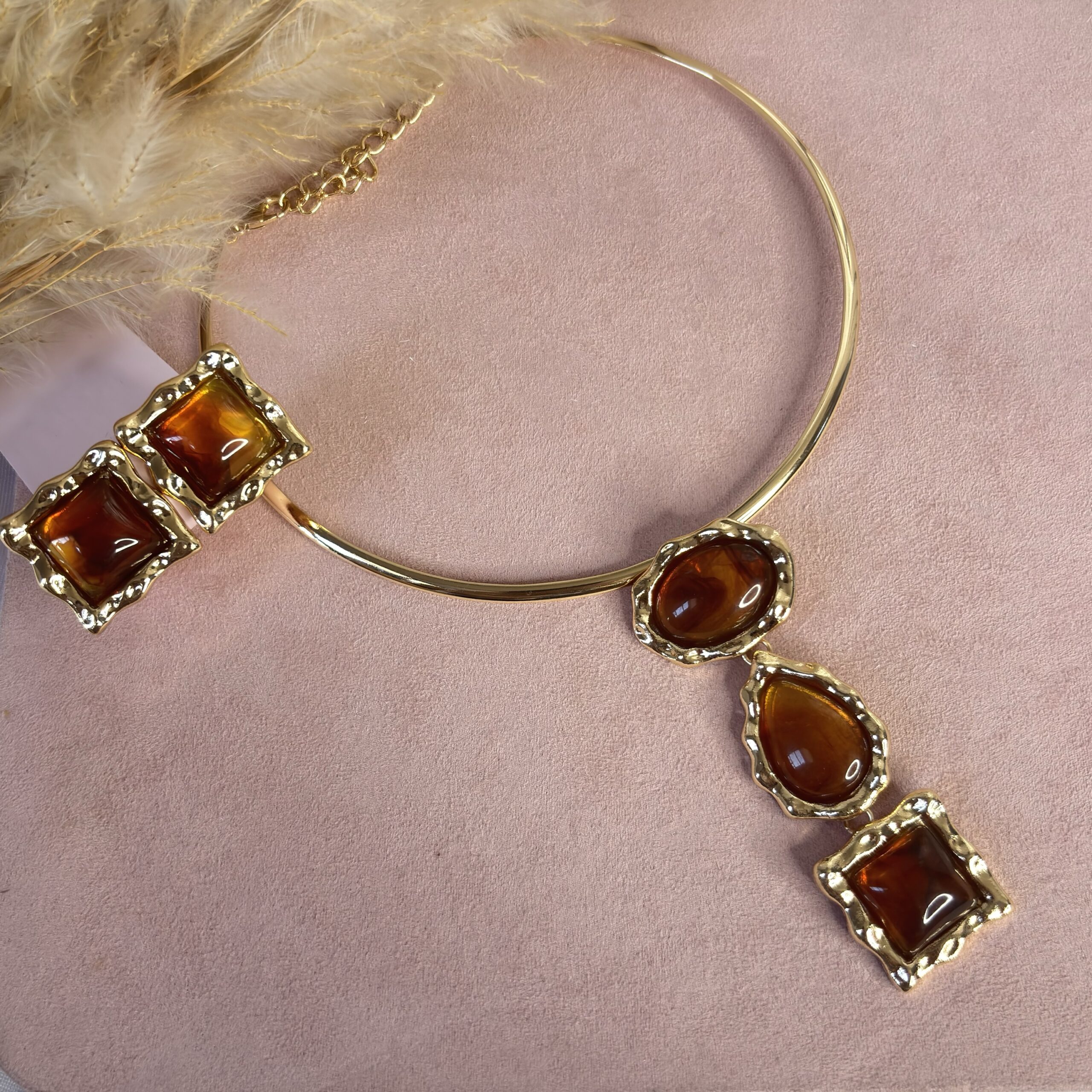Conjunto Colar + Brinco Aro Resinado Dourado Marrom