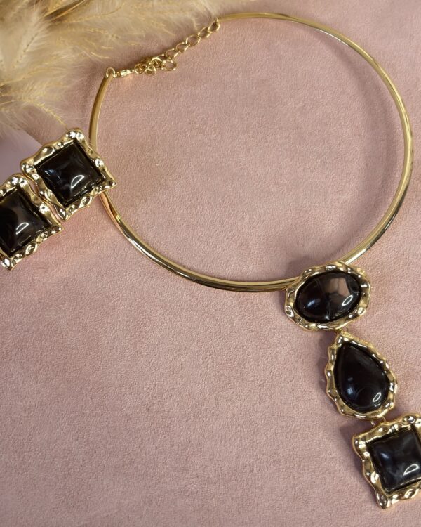 Conjunto Colar + Brinco Aro Resinado Dourado Preto