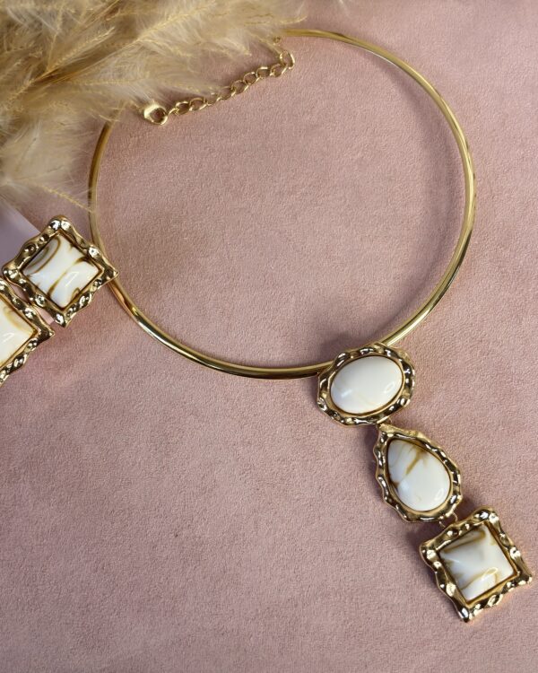 Conjunto Colar + Brinco Aro Resinado Dourado Branco