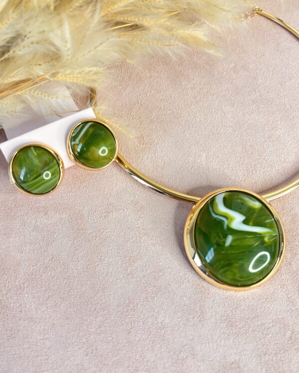 Conjunto Colar + Brinco Aro Resinado Dourado Verde