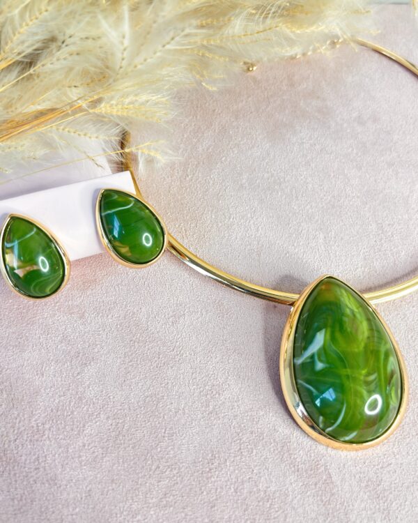 Conjunto Colar + Brinco Aro Resinado Dourado Verde