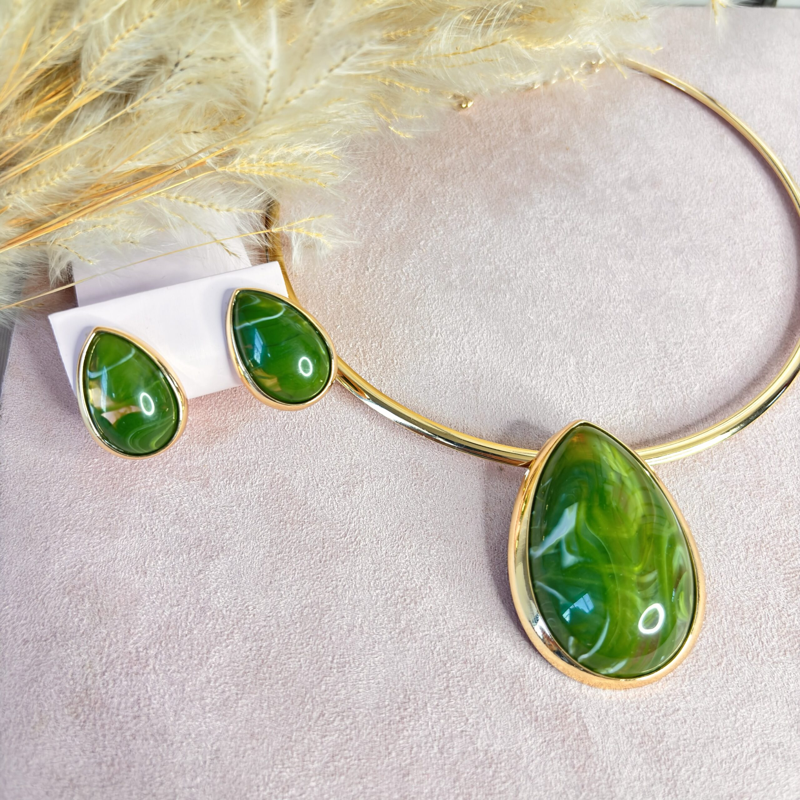 Conjunto Colar + Brinco Aro Resinado Dourado Verde
